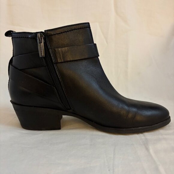 Vince Camuto Peamer Black Leather Ankle Boots with Strap/Buckle Size 8M - Picture 3 of 12